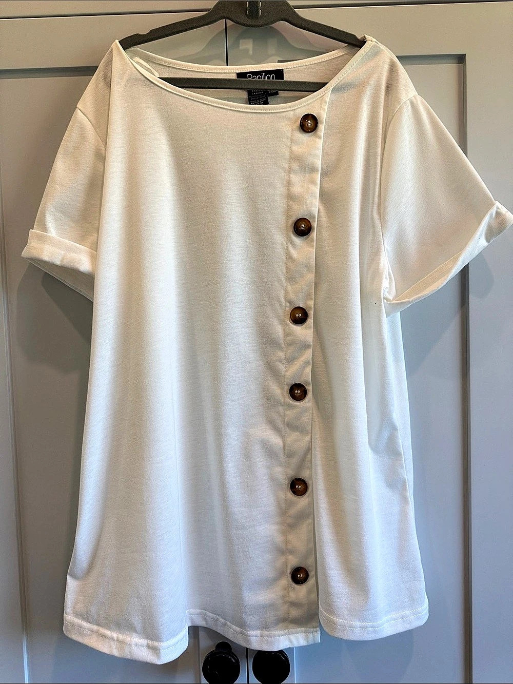 Papillon Short Sleeve Button Front Top in White Like New